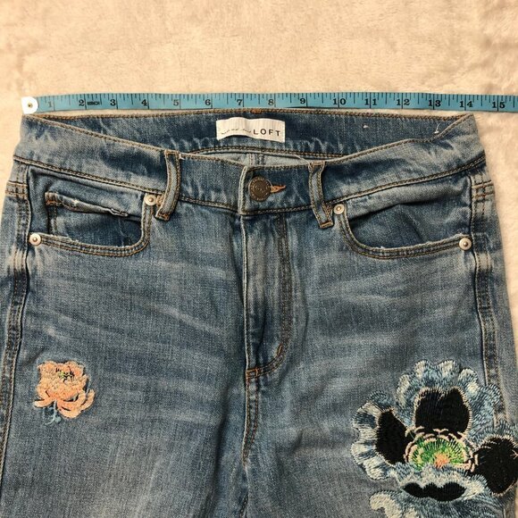 Loft Embroidered Flower Jeans Size 26 - Picture 5 of 9
